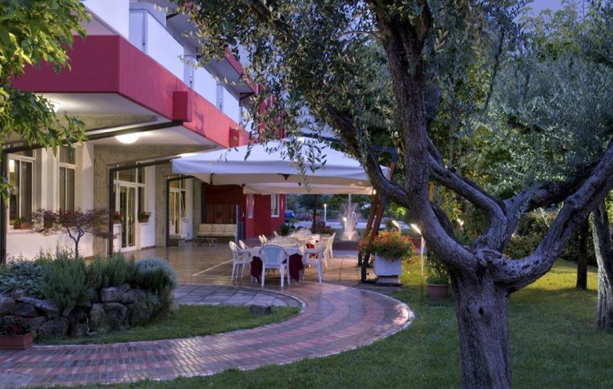 Hotel Lo Zodiaco Abano Terme Exterior photo